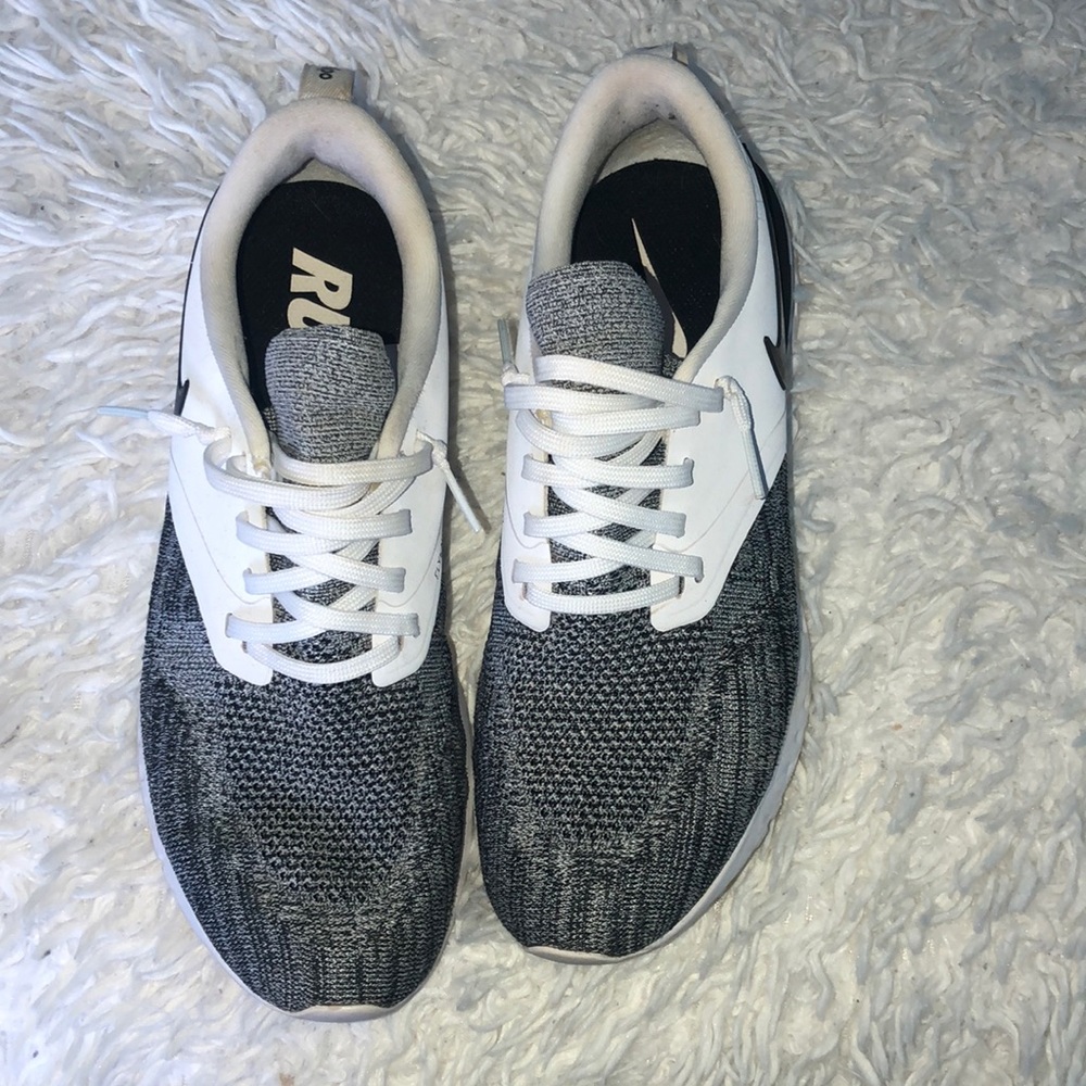 Nike odyssey running sneakers